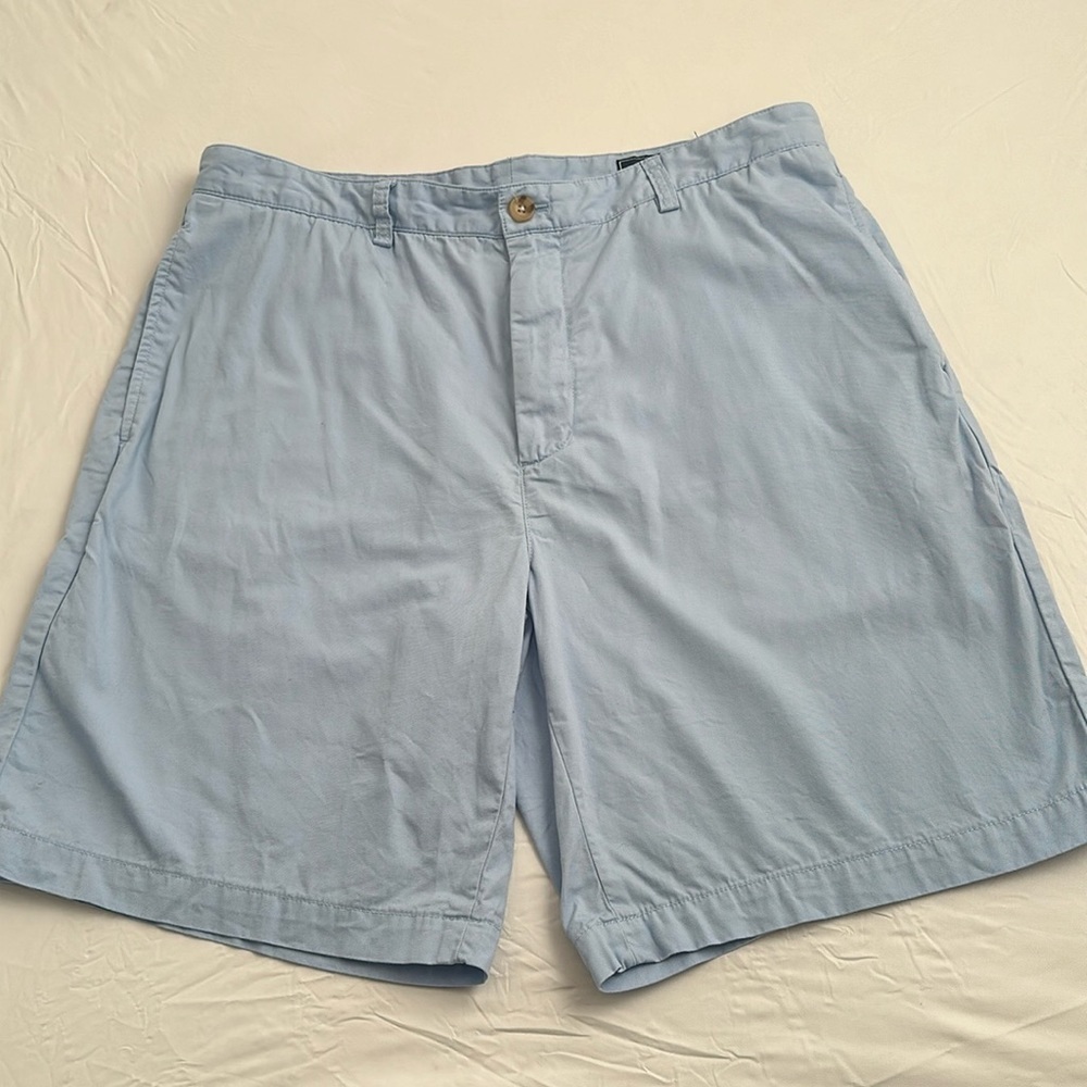 Vineyard Vines light blue flat front Club shorts
